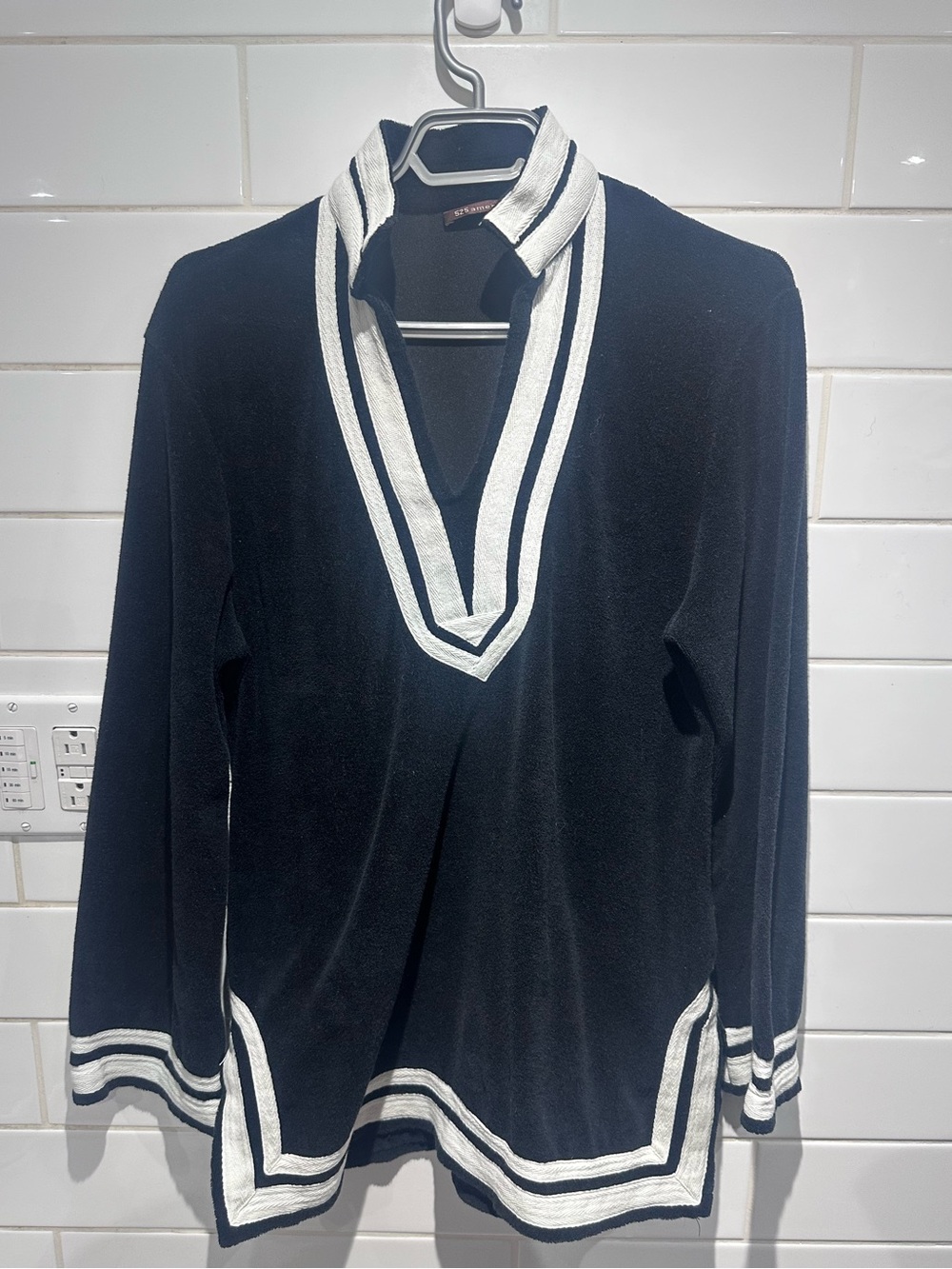 525 America Black & White Contrast Trim Terry Tunic — Size M